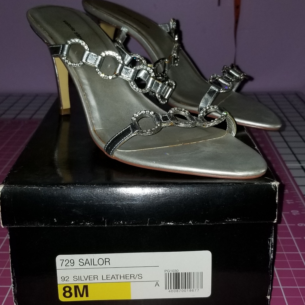 Shoe - Picture 2 of 2